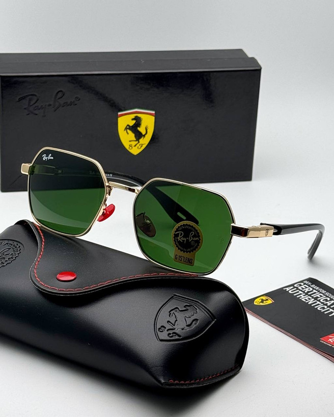 لنز سبز فریک طلایی