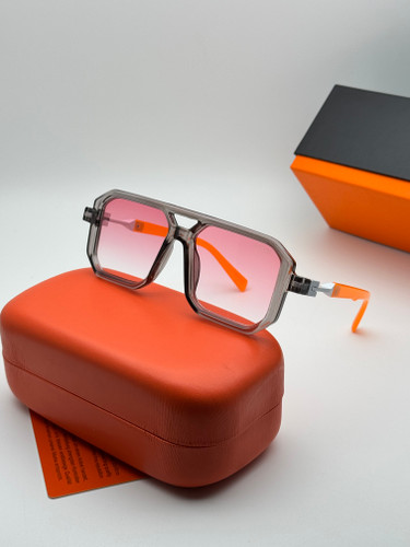 رنگ فریم طوسی شفاف لنز قرمز لایت